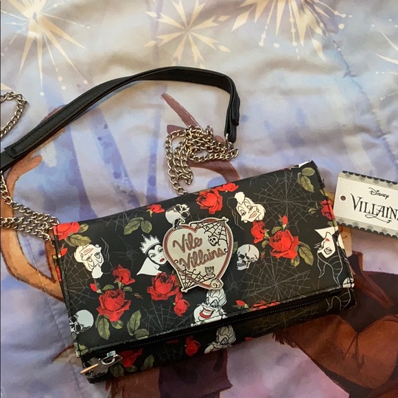 Disney Handbags - Disney satchel wallet